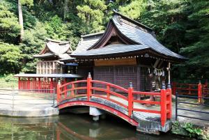 厳島神社本殿1