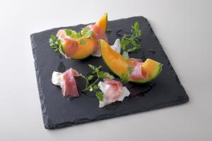 生ハムメロンチーズ