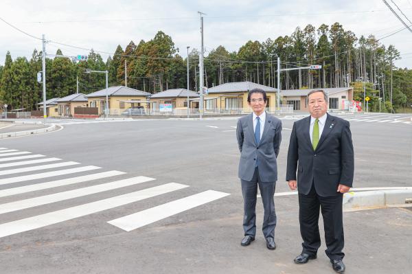 20220317鉾田南小信号機(1)（w/田山東湖議員）