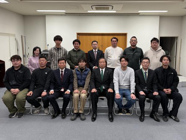 2.19商工会青年部との懇談会の様子