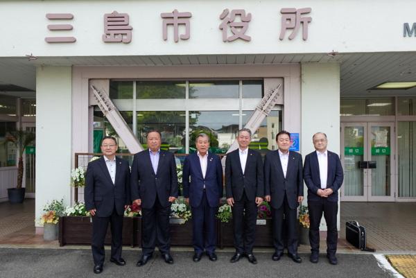 R7.5.13鹿行市長協議会視察研修の様子1