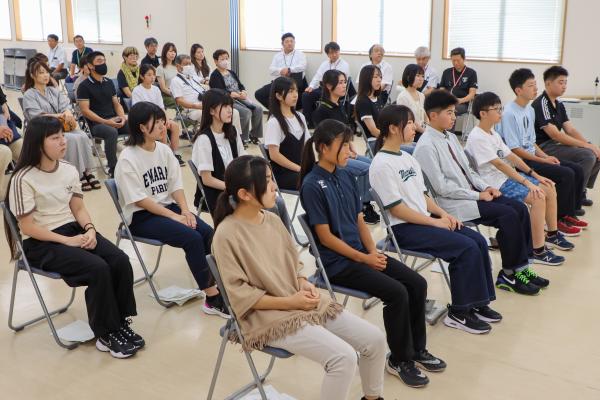 R7.7.31_中学生海外派遣出発式の様子(3)