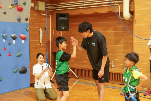 R7.8.16_クライミング体験キャンプの様子(5)