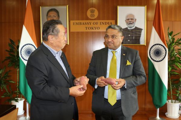 R7.9.8 シビ・ジョージ駐日インド大使との面会の様子(2)